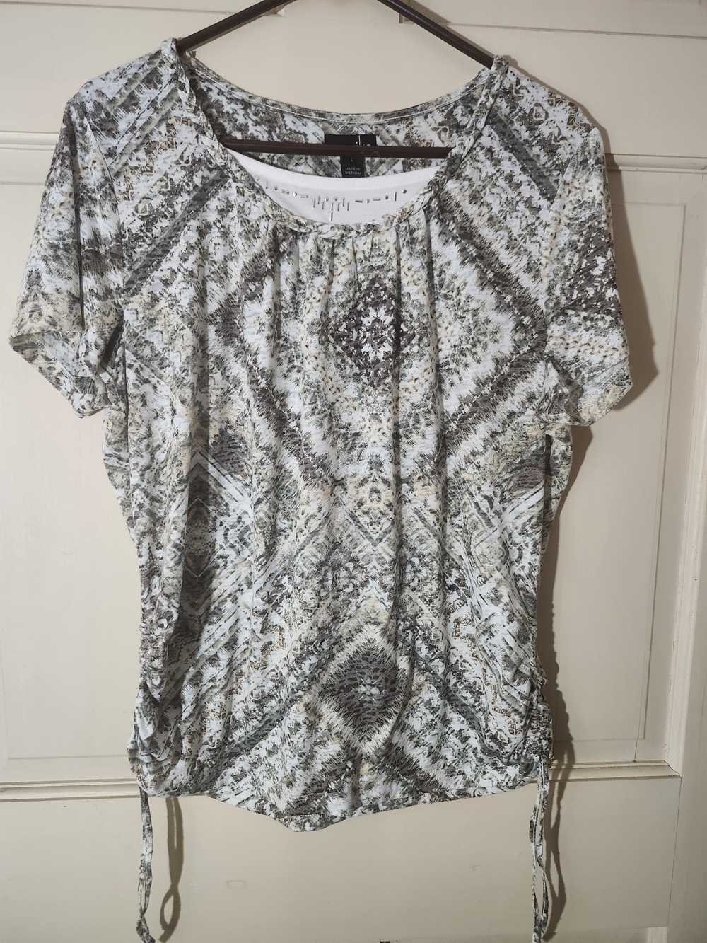Erika Short-Sleeve Printed Pull-On Top in White and Green